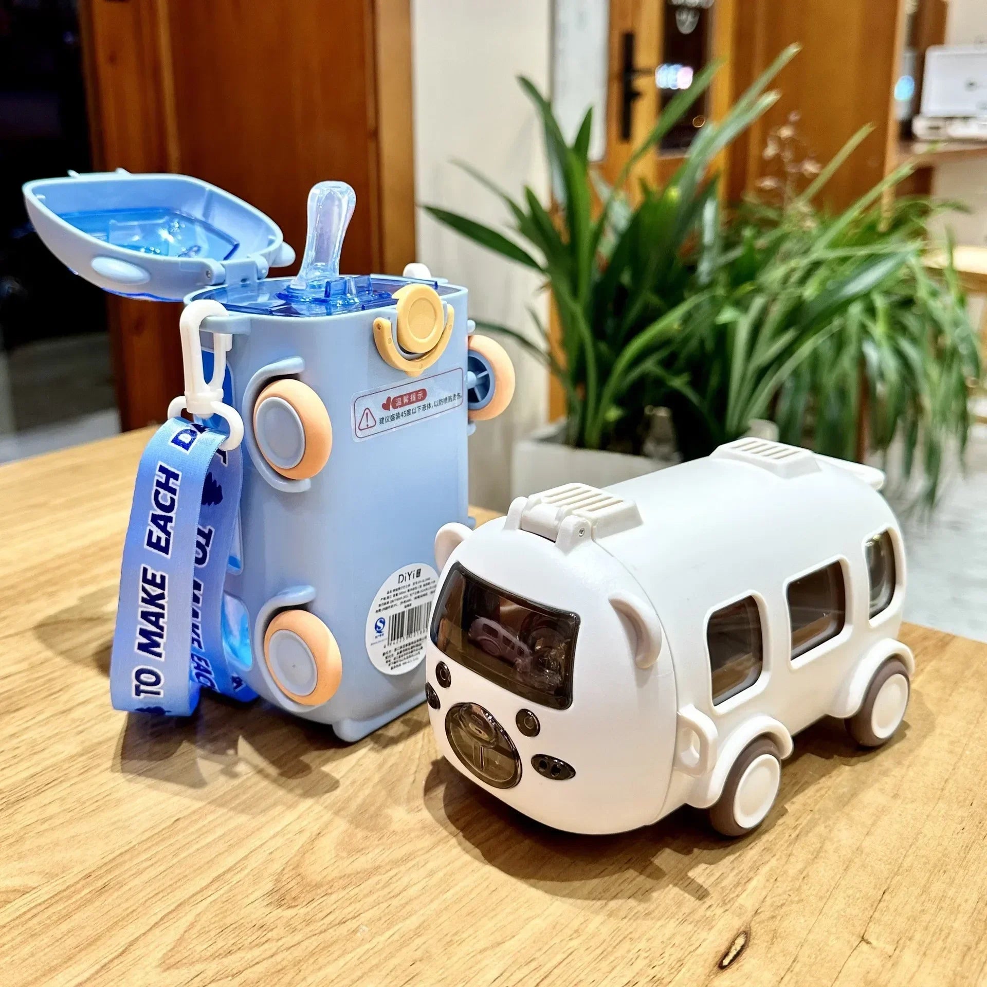 🚗 500ML Toy Car Cup with Straw – Fun, Functional & Perfect for Summer!